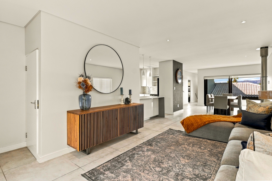 4 Bedroom Property for Sale in Somerset Ridge Western Cape